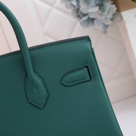 Сумка Hermes Birkin, зеленая, с золотыми серебряными застежками. 