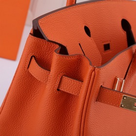 Сумка Birkin от Hermès, оранжевая, золотая и серебряная застежка,