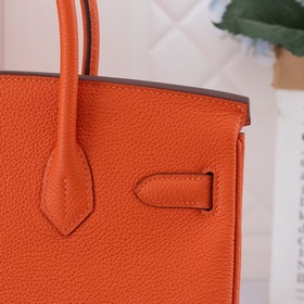 Сумка Birkin от Hermès, оранжевая, золотая и серебряная застежка,