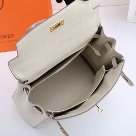 Сумка Hermes Kelly через плечо, молочно-белая серебряной застежко