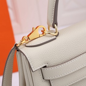 Сумка Hermes Kelly через плечо, молочно-белая серебряной застежко