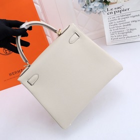 Сумка Hermes Kelly через плечо, молочно-белая серебряной застежко
