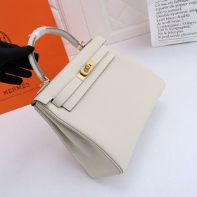 Сумка Hermes Kelly через плечо, молочно-белая серебряной застежко