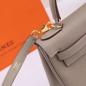 Сумка Hermes Kelly через плечо, светло-серая с золотыми застежкам