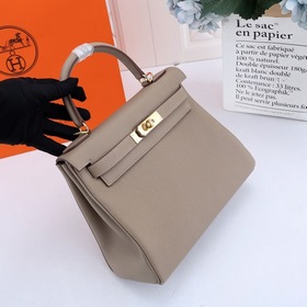 Сумка Hermes Kelly через плечо, светло-серая с золотыми застежкам
