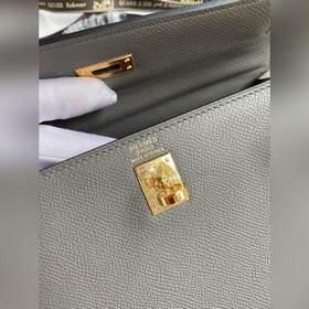 Сумка Hermes Kelly из кожи Epsom с прошитыми восковыми нитками се