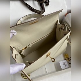 Сумка Hermes Kelly из кожи Epsom с прошитыми восковыми нитками зо