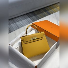 Сумка Hermès Kelly из кожи Epsom с прошитыми восковыми швами золо