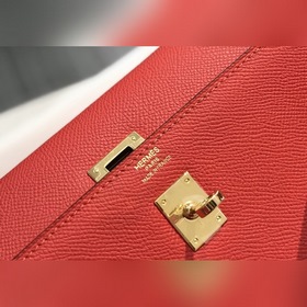 Сумка Hermès Kelly из кожи Epsom с прошитыми восковыми швами золо