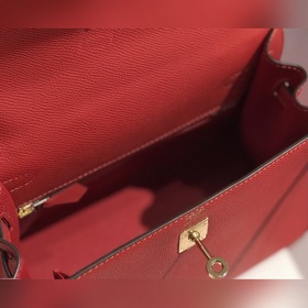 Сумка Hermès Kelly из кожи Epsom с прошитыми восковыми швами золо