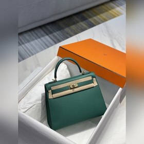 Сумка Hermès Kelly из кожи Epsom с прошитыми восковыми швами золо