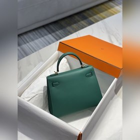 Сумка Hermès Kelly из кожи Epsom с прошитыми восковыми швами золо