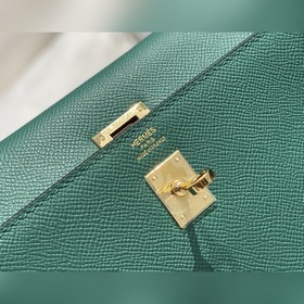 Сумка Hermès Kelly из кожи Epsom с прошитыми восковыми швами золо