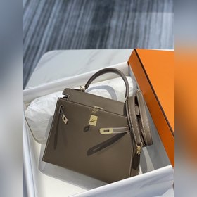 Сумка Hermès Kelly из кожи Epsom с прошитыми восковыми швами золо