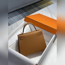 Сумка Hermès Kelly из кожи Epsom с прошитыми восковыми швами золо