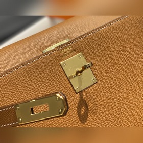 Сумка Hermès Kelly из кожи Epsom с прошитыми восковыми швами золо