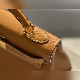 Сумка Hermès Kelly из кожи Epsom с прошитыми восковыми швами золо