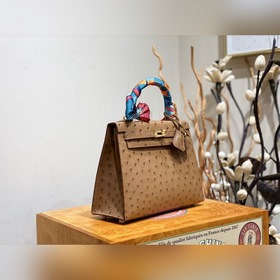 Сумка Hermès Kelly из южноафриканской кожи страуса, карамельного 
