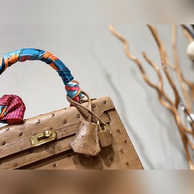 Сумка Hermès Kelly из южноафриканской кожи страуса, карамельного 