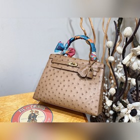 Сумка Hermès Kelly из южноафриканской кожи страуса, карамельного 