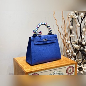 Сумка Hermès Kelly из южноафриканской кожи страуса серебристыми з