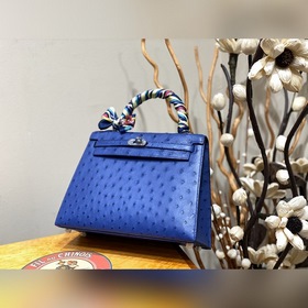 Сумка Hermès Kelly из южноафриканской кожи страуса серебристыми з