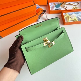 Hermès Mini Kelly Pochette Сумка из кожи Epsom, зеленая, с золото