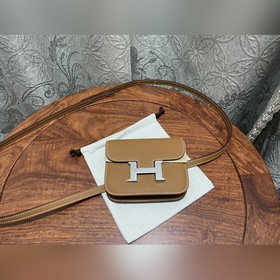 Hermès Constance Slim клатч с ремнем через плечо В настоящее врем