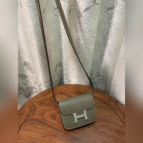 Hermès Constance Slim клатч с ремнем через плечо В настоящее врем