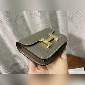 Hermès Constance Slim клатч с ремнем через плечо В настоящее врем