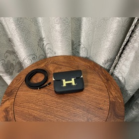Hermès Constance Slim клатч с ремнем через плечо В настоящее врем