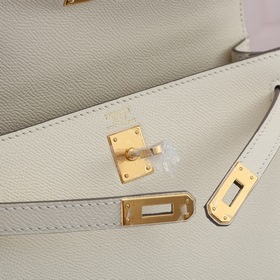 Сумка Hermes Kelly через плечо, молочно-белая серебряной застежко