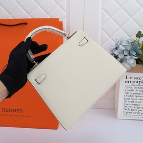 Сумка Hermes Kelly через плечо, молочно-белая серебряной застежко