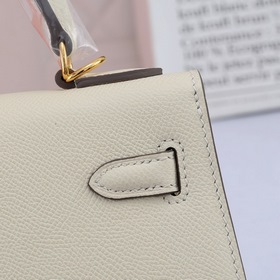 Сумка Hermes Kelly через плечо, молочно-белая серебряной застежко