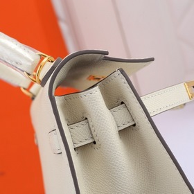 Сумка Hermes Kelly через плечо, молочно-белая серебряной застежко