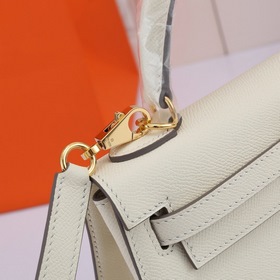 Сумка Hermes Kelly через плечо, молочно-белая серебряной застежко
