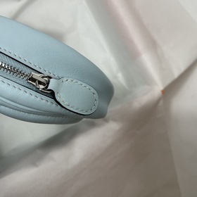 Hermès Поясная сумка «Свиной нос» в цвете «туманный синий» с внут