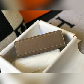 Hermes Mini Kelly Pouchette Сумка-клатч, слоновая кость с золотым