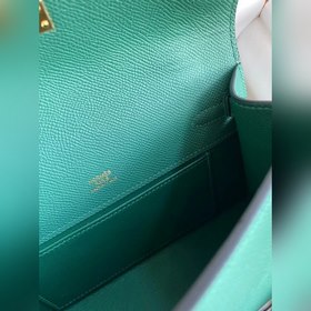 Hermes Mini Kelly Pouchette Сумка-клатч, зеленая с золотыми сереб