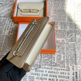 Hermès Rouli Slim «Свиной нос» Сумка через плечо, молочный коктей