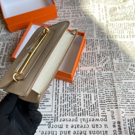 Hermès Rouli Slim «Свиной нос» Сумка через плечо, молочный коктей