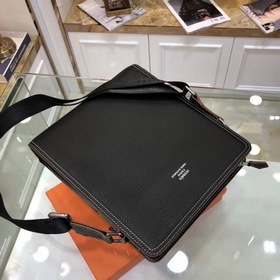 HERMES Мужская сумка через плечо из кожи первого слоя Модель： 823