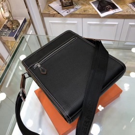 HERMES Мужская сумка через плечо из кожи первого слоя Модель： 823