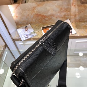 HERMES Мужская сумка через плечо Модель： 82377-4 A Импортная кож