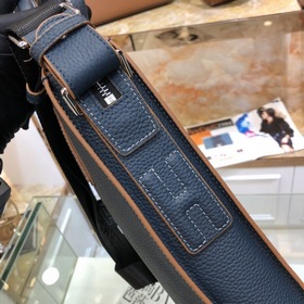 HERMES Мужская сумка через плечо Модель： 82377-3 A Импортная кожа