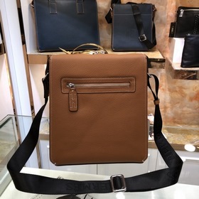 HERMES Мужская сумка через плечо Модель： 82377-4 A Импортная кожа