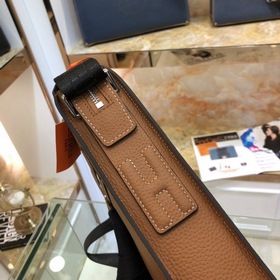 HERMES Мужская сумка через плечо Модель： 82377-4 A Импортная кожа