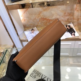 HERMES Мужская сумка через плечо Модель： 82377-4 A Импортная кожа