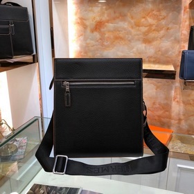 HERMES Мужская сумка через плечо Модель： 82363-4 A Импортная кож
