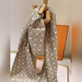 HERMES Логотип H виде большой ленты 100% шелк с косой текстурой